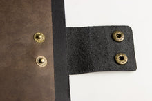 Load image into Gallery viewer, Leather Card Case