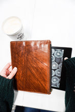 Load image into Gallery viewer, Minimal Leather Clutch
